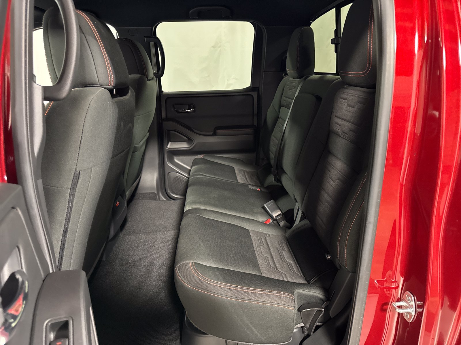 Used 2025 Nissan Frontier PRO-4X w/ Tow Package AWD/4WD image 5