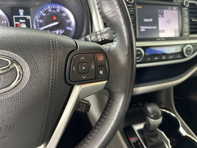 Used 2015 Toyota Highlander XLE image 16