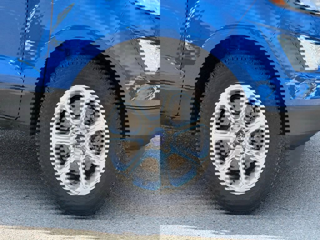 Used 2021 Ford EcoSport SE w/ SE Convenience Package image 6