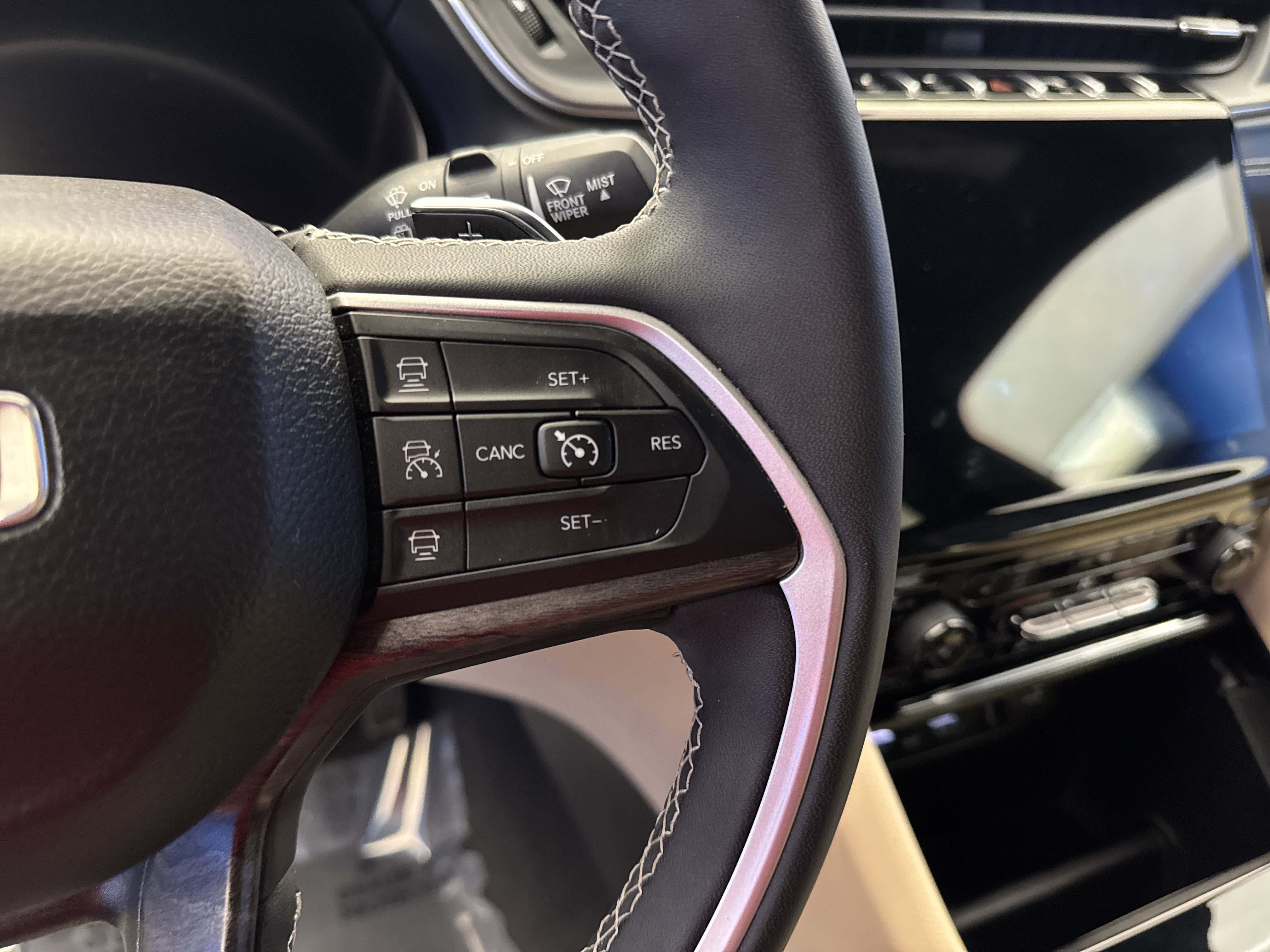 Used 2023 Jeep Grand Cherokee L Limited image 17