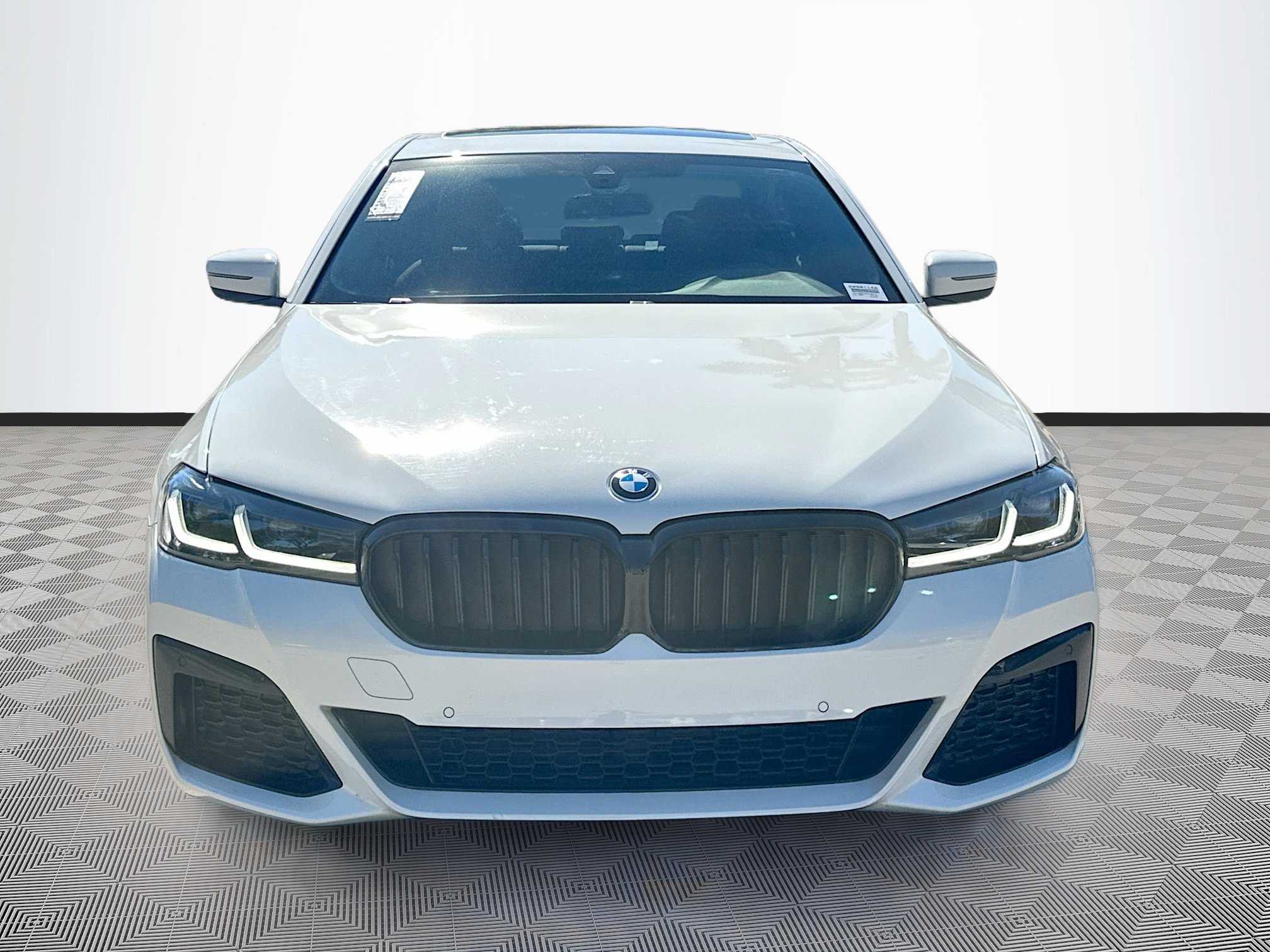Used 2023 BMW 530i w/ M Sport Package image 2