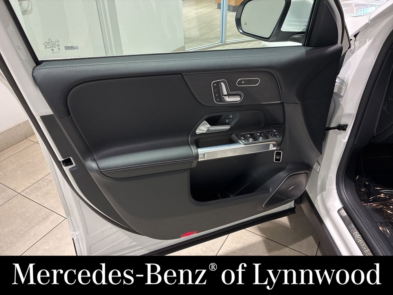 New 2026 Mercedes-Benz GLB 250 4MATIC image 11