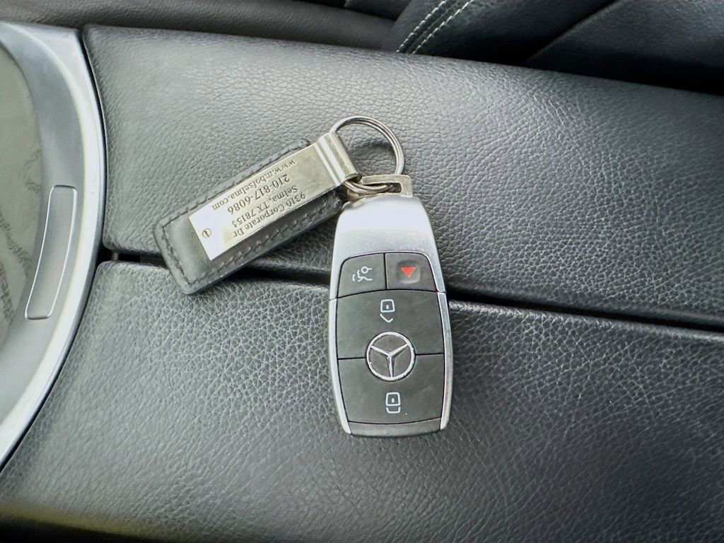 Used 2020 Mercedes-Benz GLC 300 image 29
