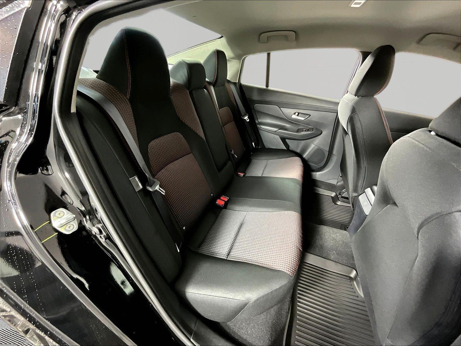 New 2026 Nissan Sentra SR w/ Floor Mat Package FWD image 19