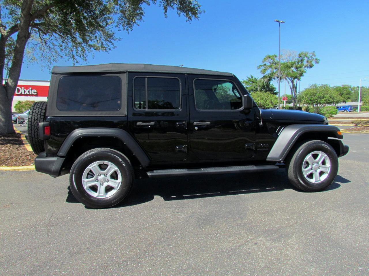 Used 2022 Jeep Wrangler Unlimited Sport AWD/4WD image 13