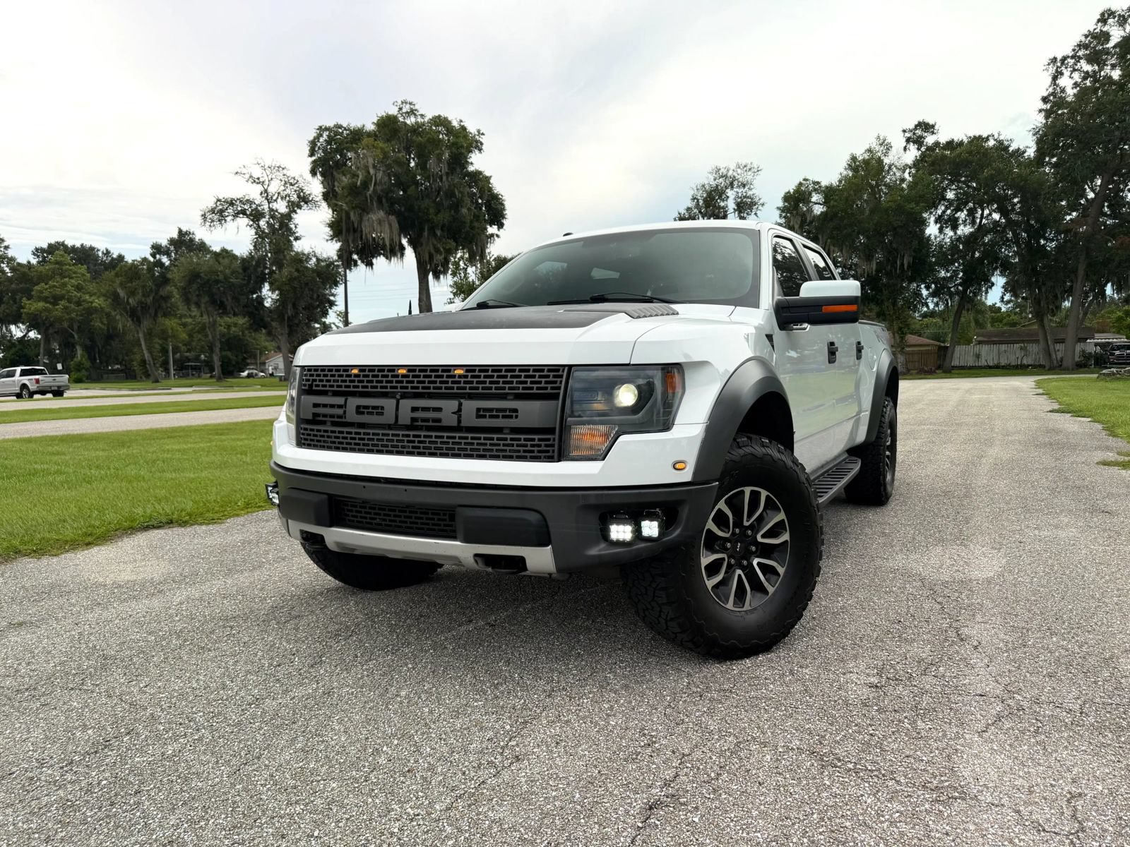 Used 2013 Ford F150 Raptor w/ Luxury Equipment Group AWD/4WD image 1