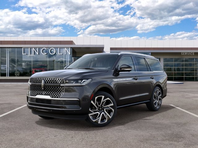 New 2027 Lincoln Navigator Reserve AWD/4WD image 2