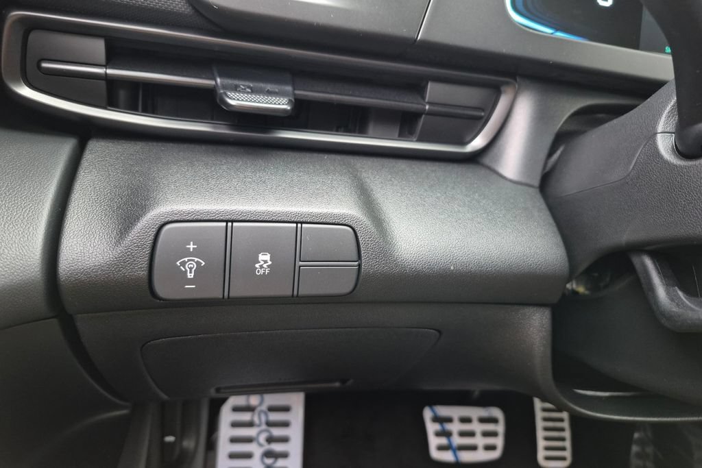 New 2026 Hyundai Elantra SEL Sport FWD image 30