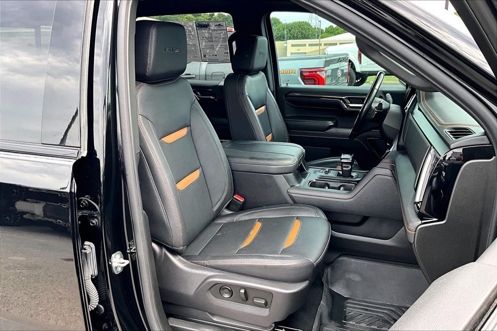 Used 2024 GMC Sierra 1500 AT4 w/ Technology Package AWD/4WD image 32