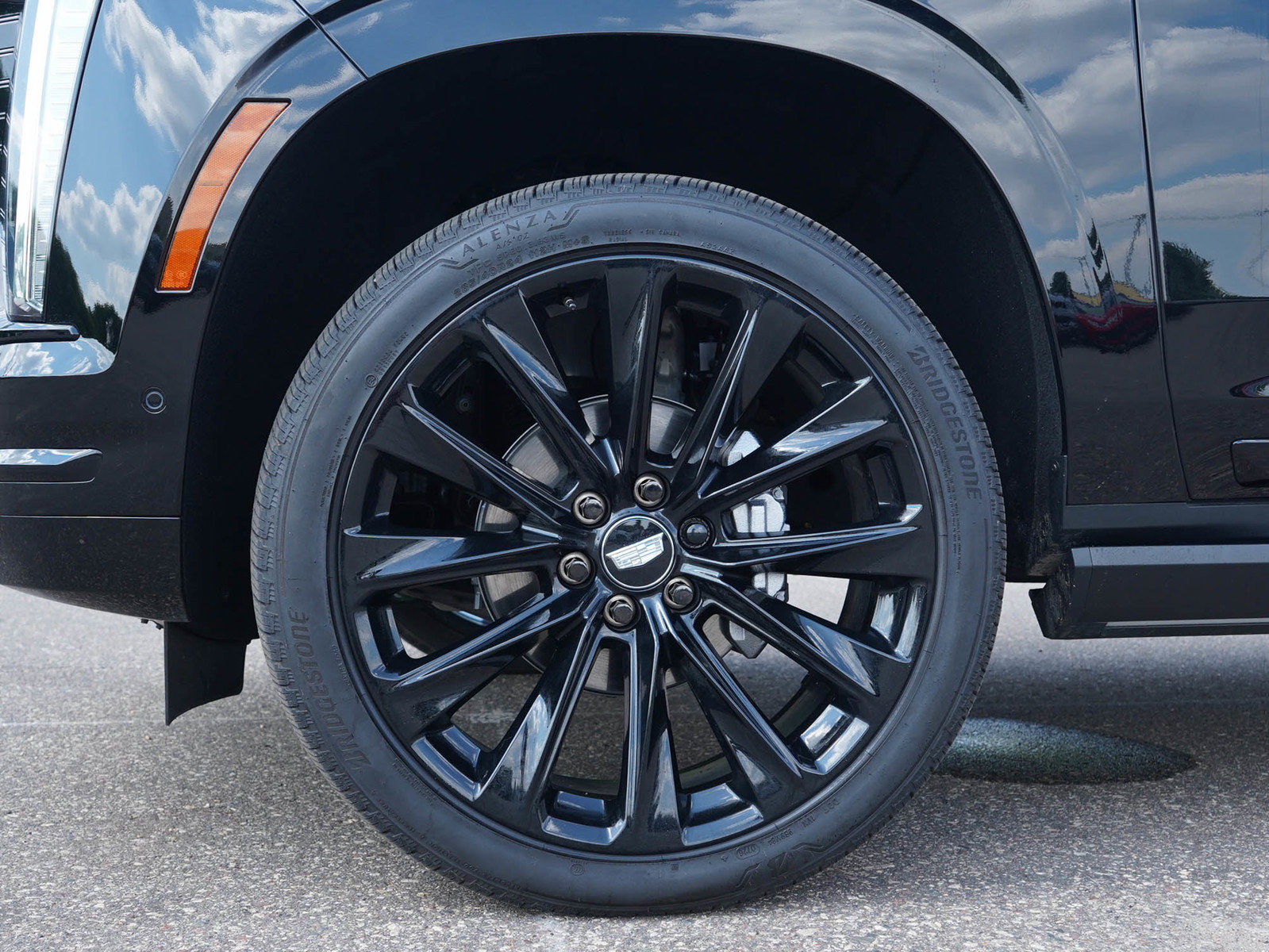 Used 2026 Cadillac Escalade Platinum Sport w/ LPO, ONYX Package AWD/4WD image 29