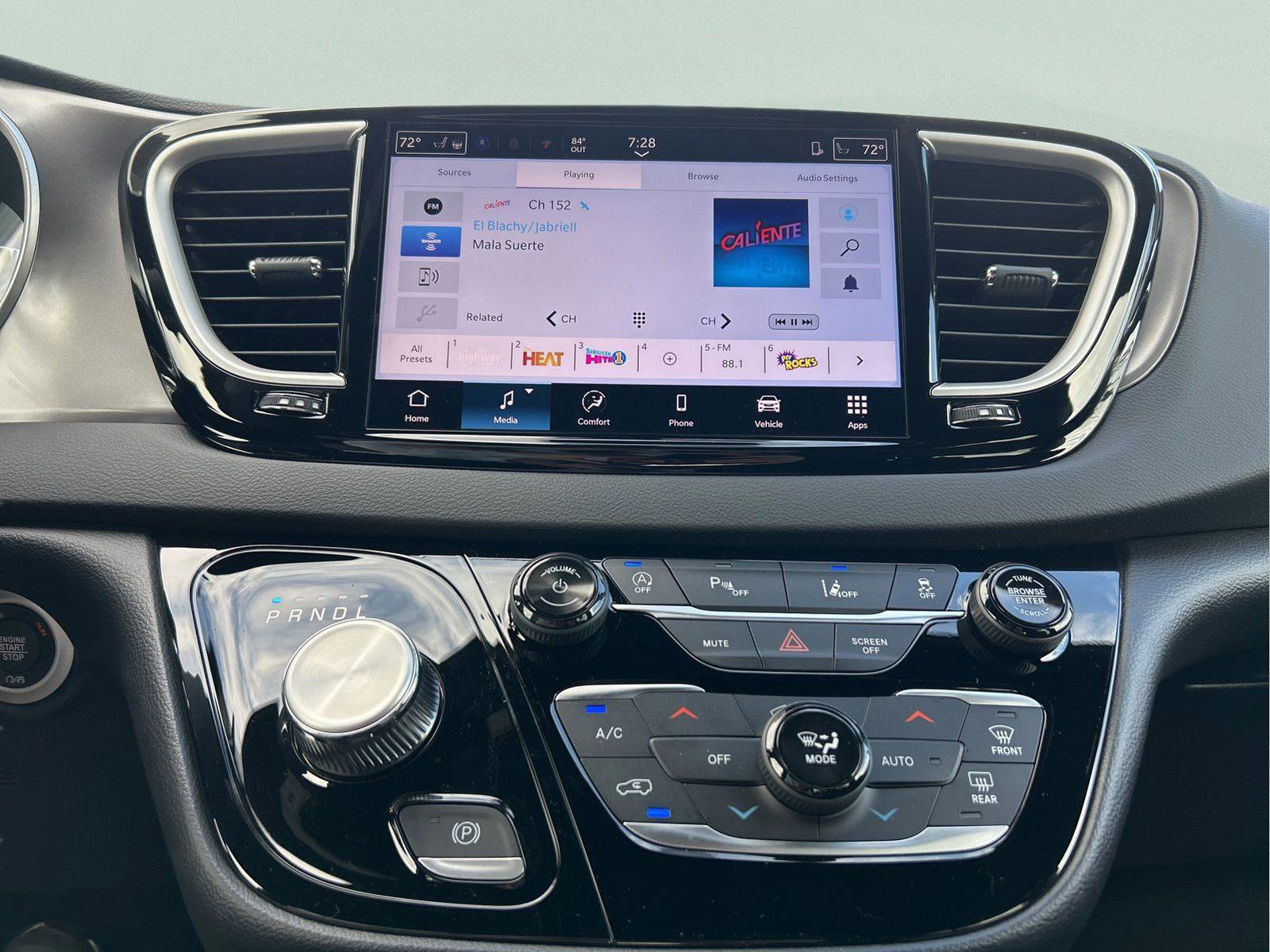 New 2026 Chrysler Voyager LX image 16