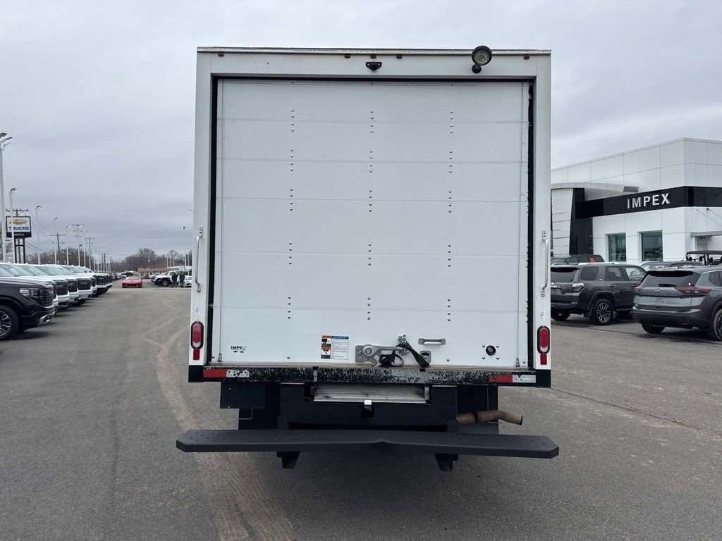 Used 2024 Chevrolet Express 3500 w/ Power Convenience Package image 4
