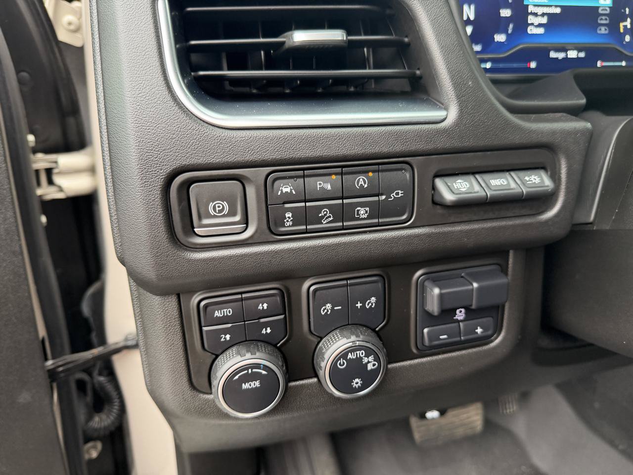 Used 2022 Chevrolet Tahoe High Country w/ Max Trailering Package AWD/4WD image 11