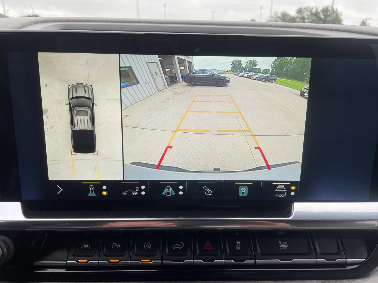 Used 2022 Chevrolet Silverado 1500 LTZ w/ LTZ Convenience Package II image 17