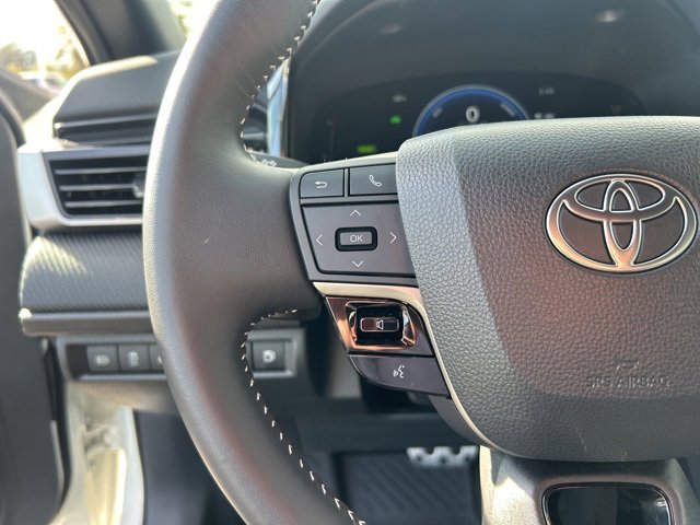 Used 2025 Toyota Camry SE image 18