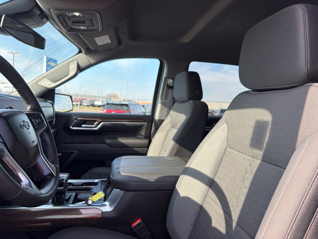 Used 2025 Chevrolet Silverado 1500 RST image 28