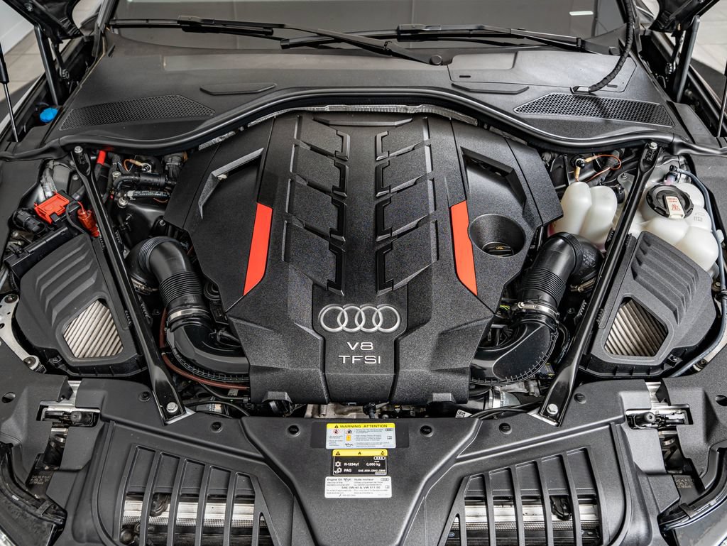 Used 2022 Audi S8 AWD/4WD image 40
