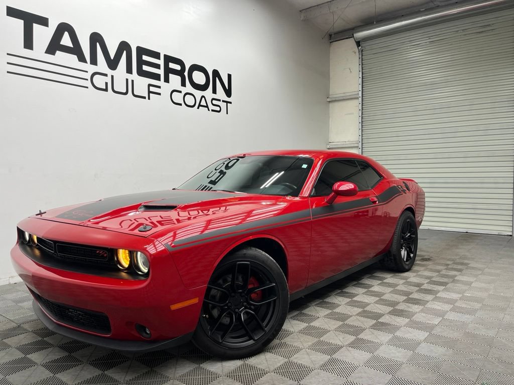 Used 2015 Dodge Challenger R/T Plus RWD image 2