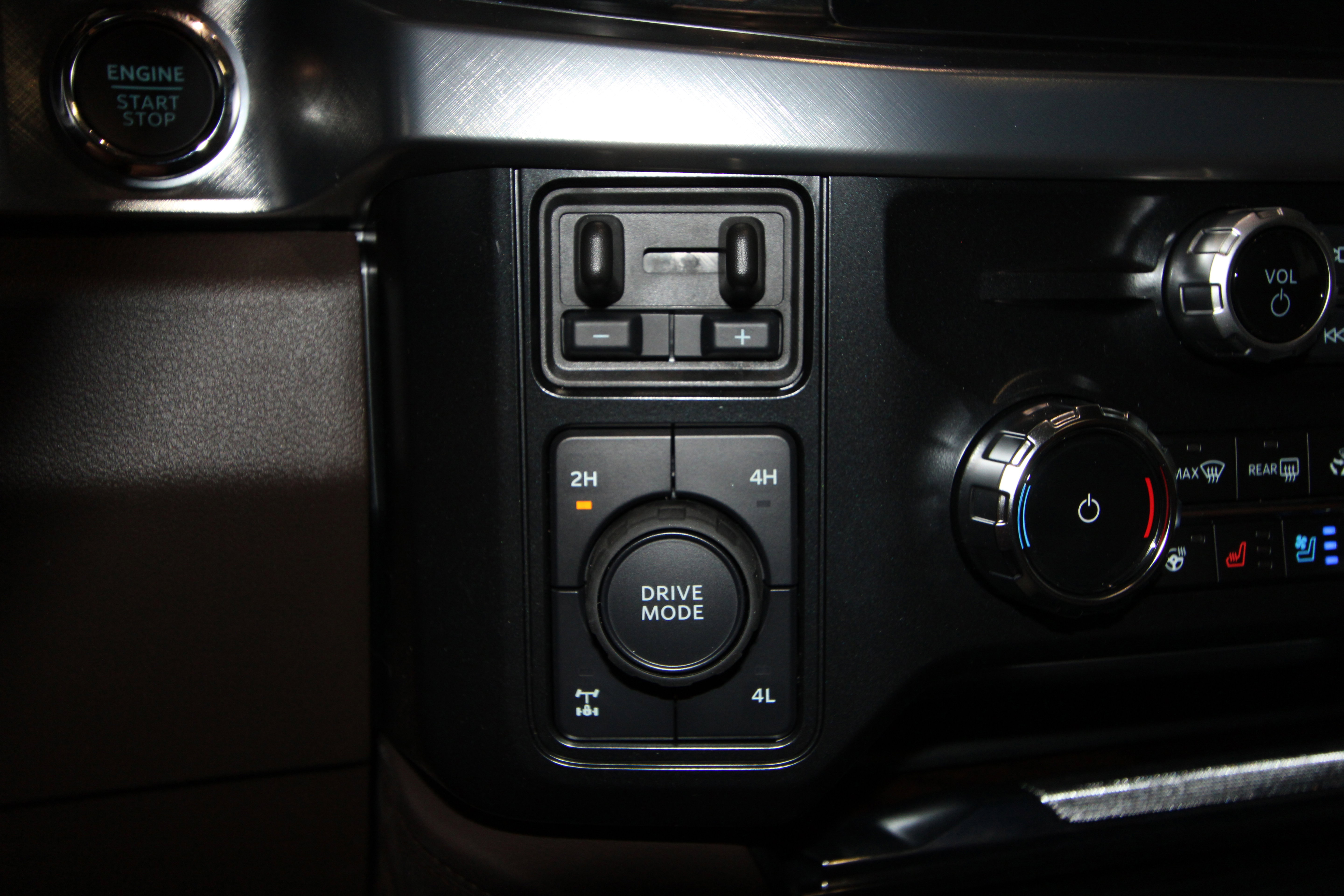 New 2025 Ford F350 King Ranch w/ Chrome Package image 17