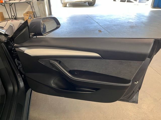 Used 2023 Tesla Model 3 Standard Range image 12