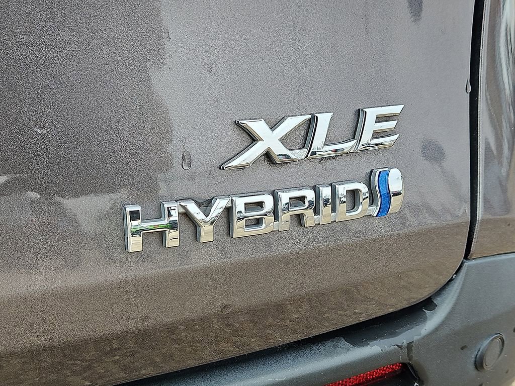 Used 2022 Toyota Sienna XLE w/ XLE Plus Package image 7