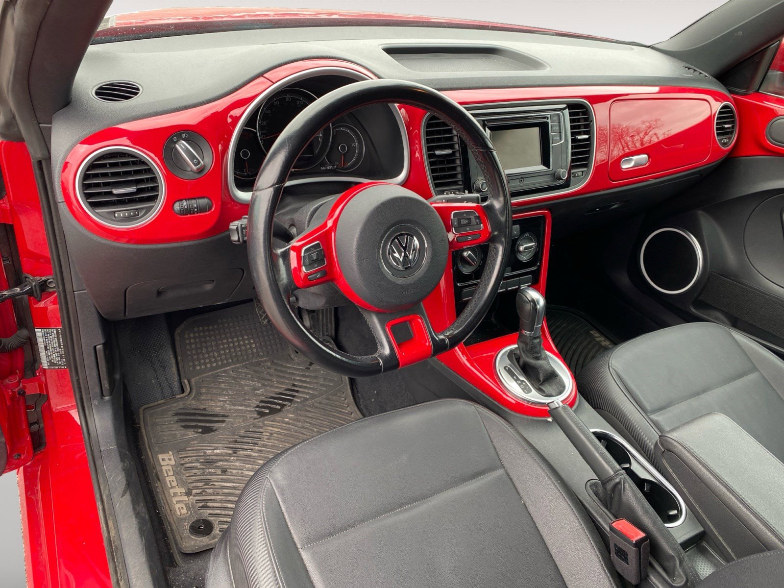 Used 2019 Volkswagen Beetle 2.0T S FWD image 18