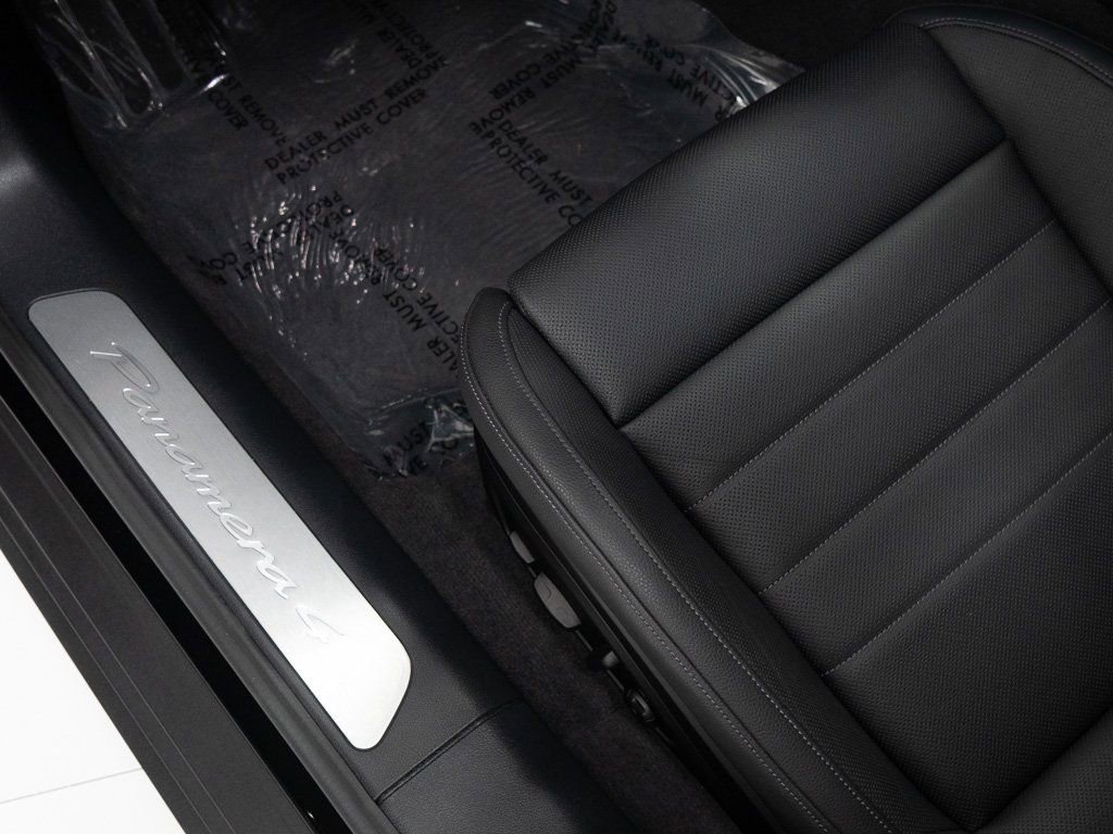 Used 2024 Porsche Panamera 4 image 12