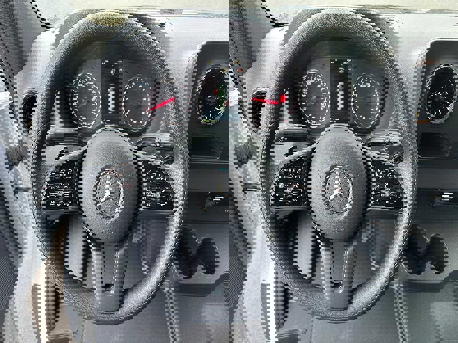 Used 2024 Mercedes-Benz Sprinter 2500 image 23