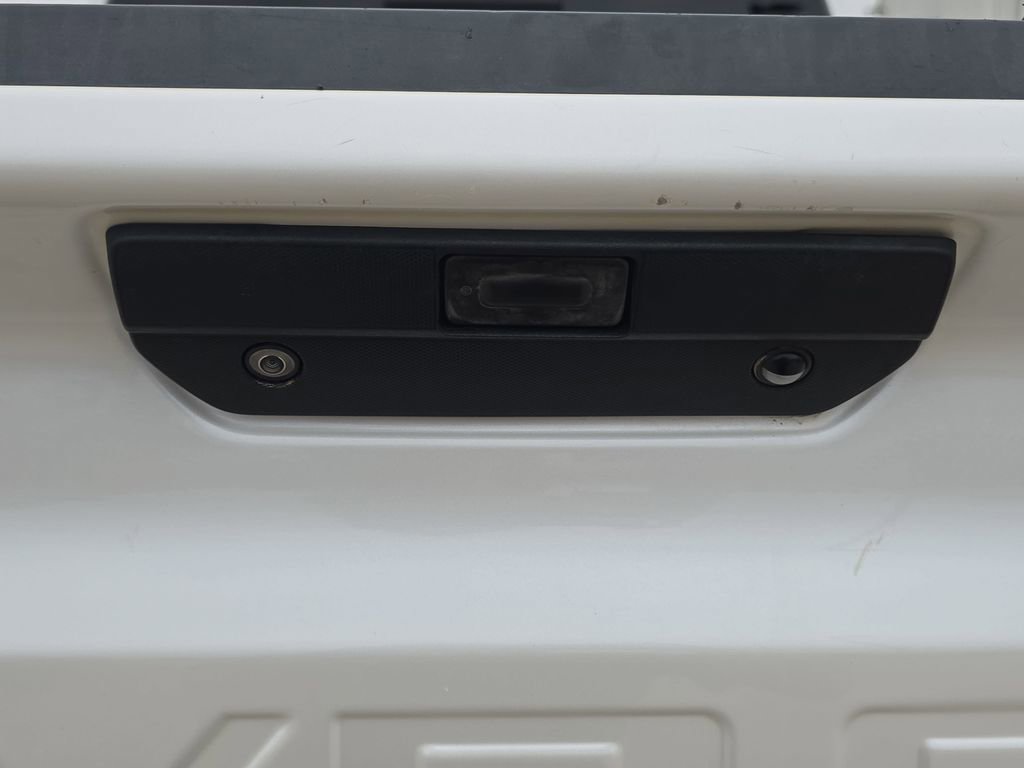 Used 2022 Chevrolet Silverado 1500 High Country w/ Technology Package image 13