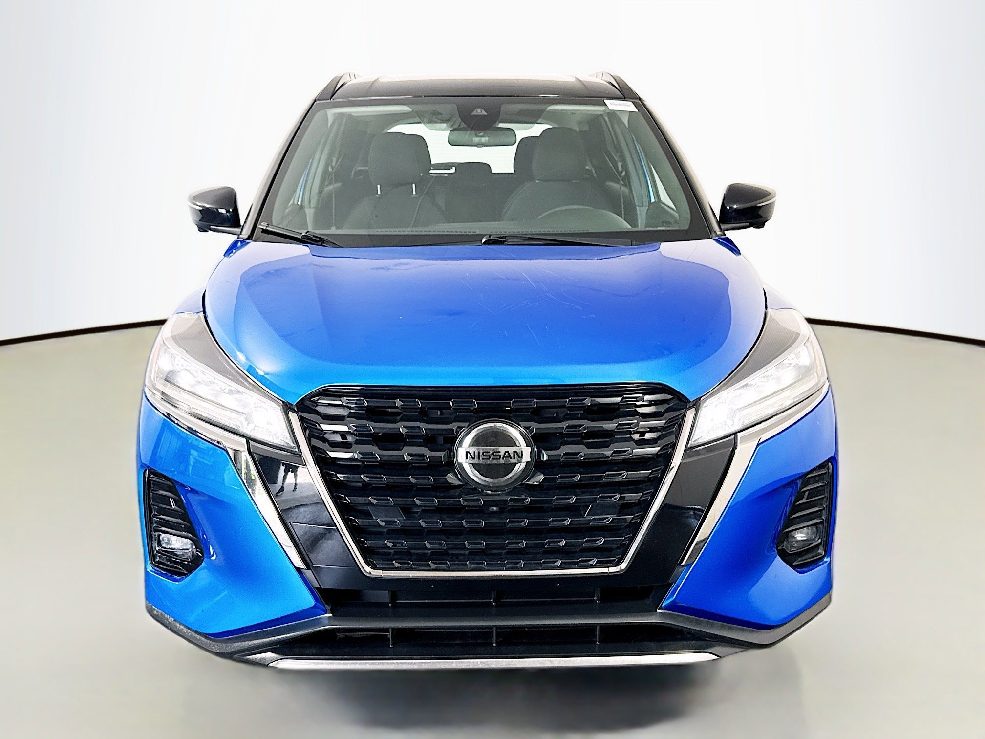Used 2021 Nissan Kicks SR FWD image 2