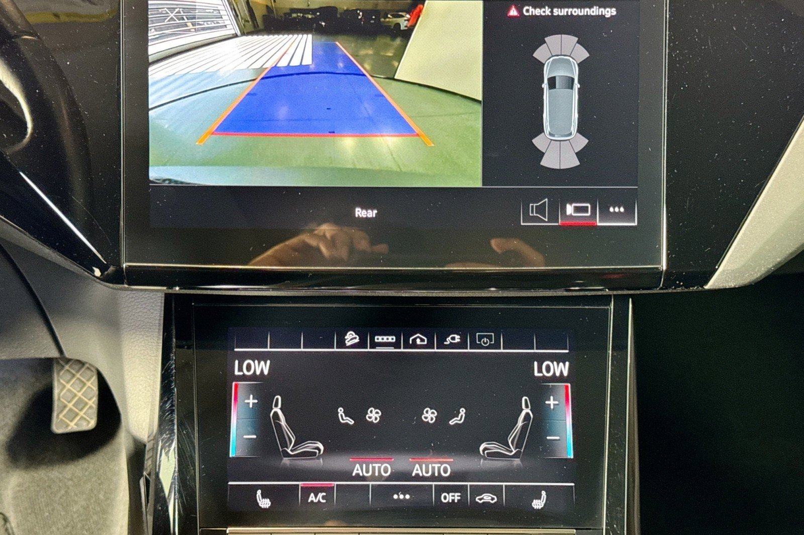 Used 2022 Audi e-tron Premium image 13