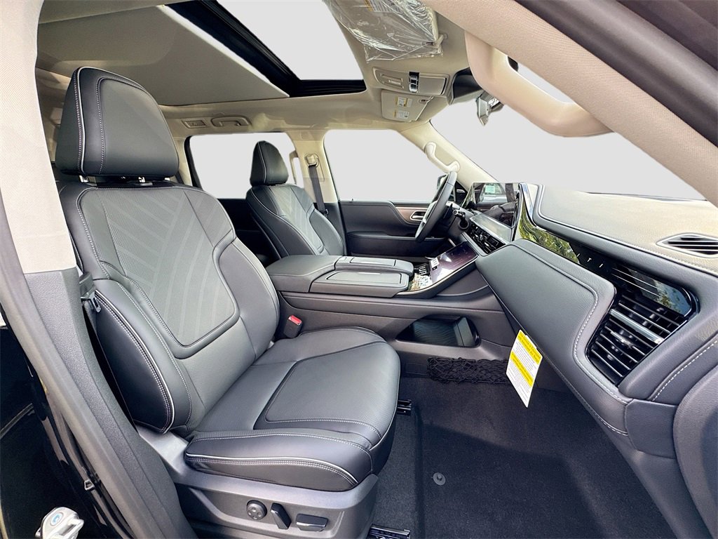 New 2026 INFINITI QX80 Luxe w/ Cargo Package image 31