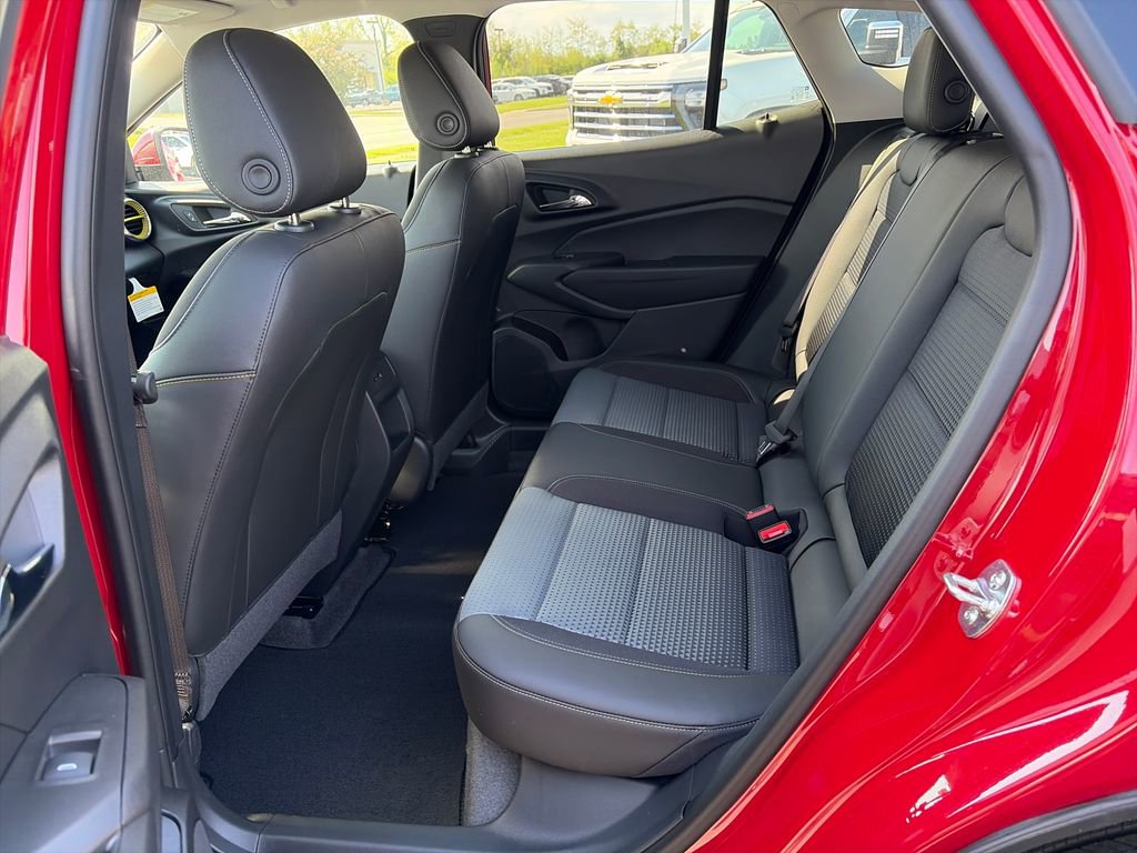 New 2026 Chevrolet Trax LT w/ Driver Confidence Package FWD image 21