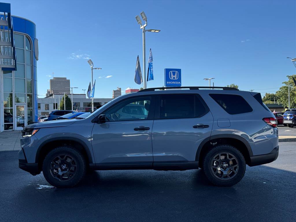 New 2025 Honda Pilot TrailSport image 8