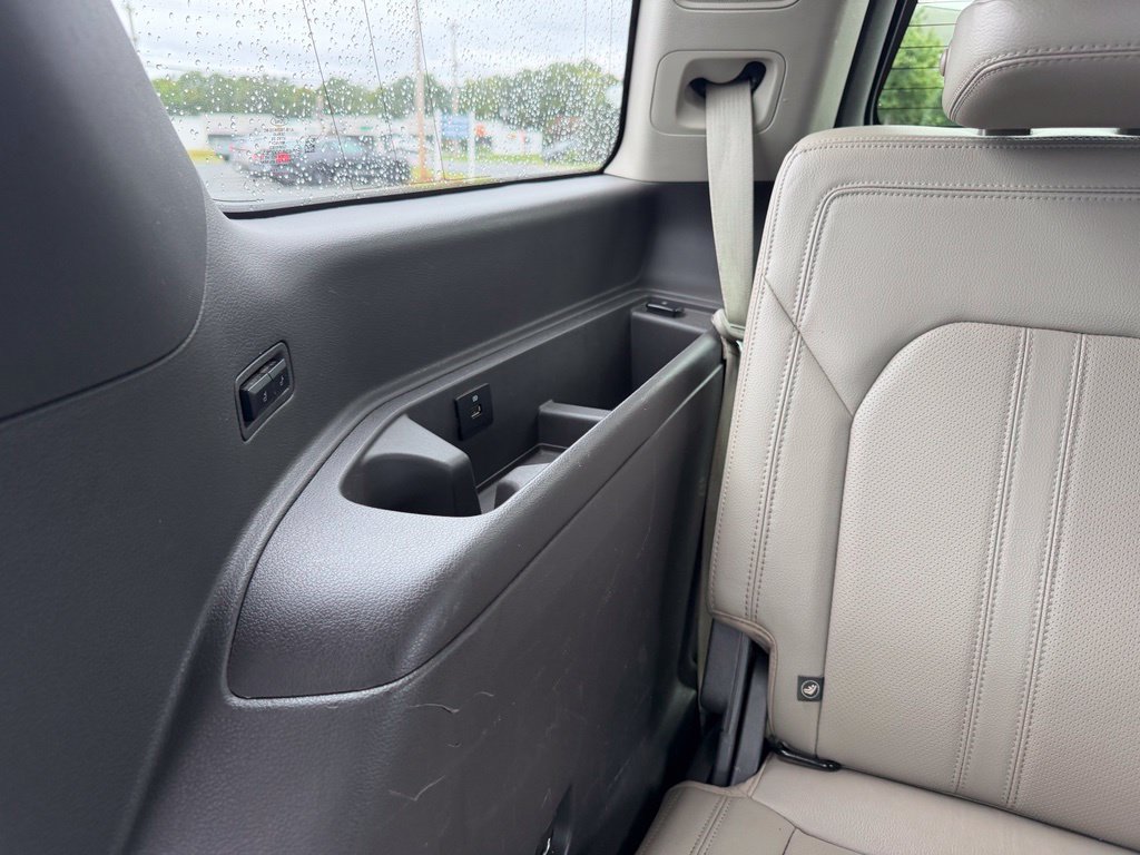 Used 2019 Ford Expedition Limited RWD image 43