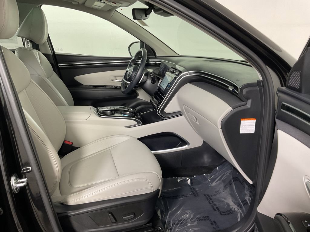 Used 2024 Hyundai Tucson Limited image 25