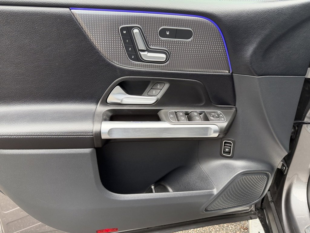 Used 2022 Mercedes-Benz GLB 250 GLB 250 image 16