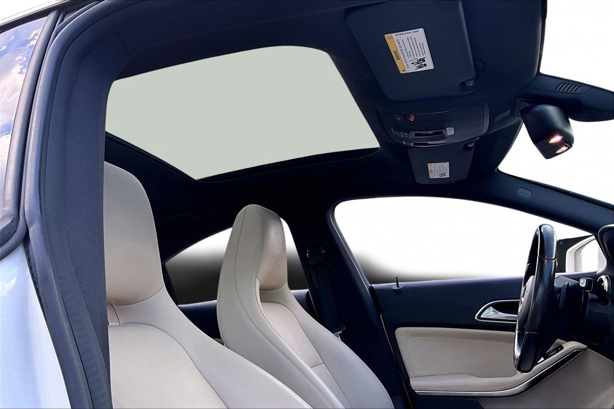 Used 2015 Mercedes-Benz CLA 250 image 27