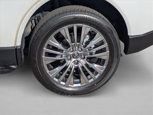 Used 2024 Toyota Venza XLE image 21