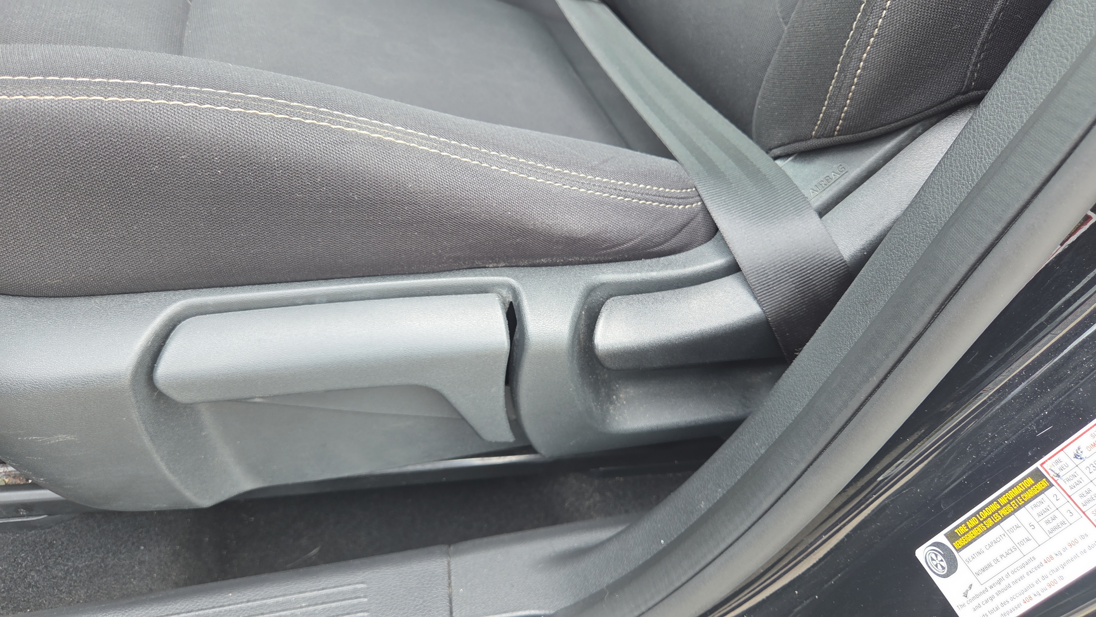 Used 2023 Nissan Rogue S AWD/4WD image 10