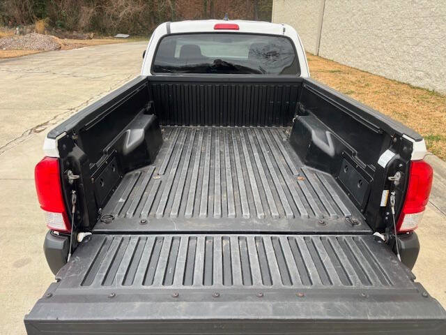 Used 2016 Toyota Tacoma SR image 14