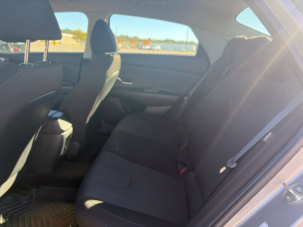 Used 2024 Hyundai Elantra SE FWD image 27