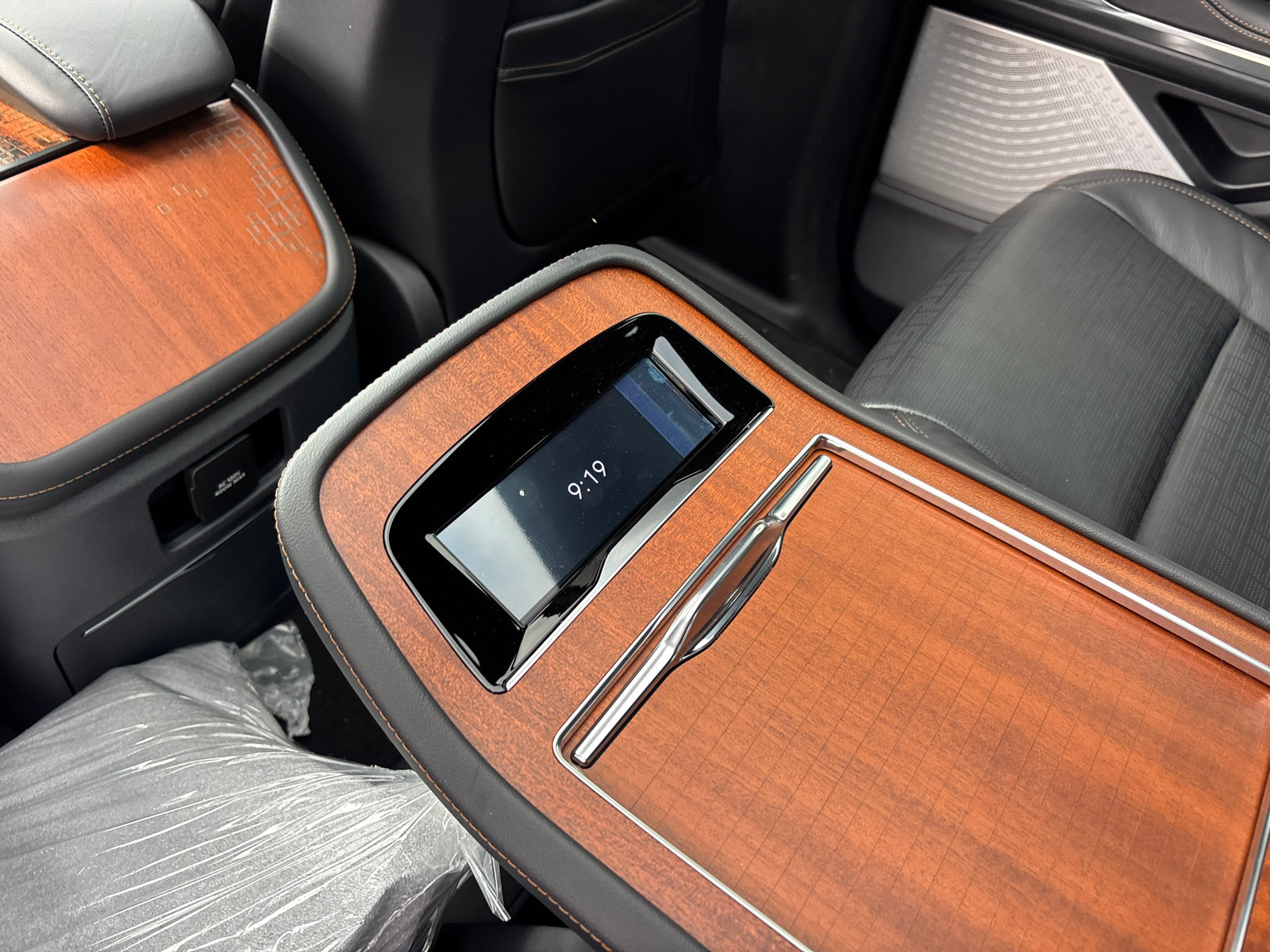 New 2026 Lincoln Navigator L Black Label AWD/4WD image 33