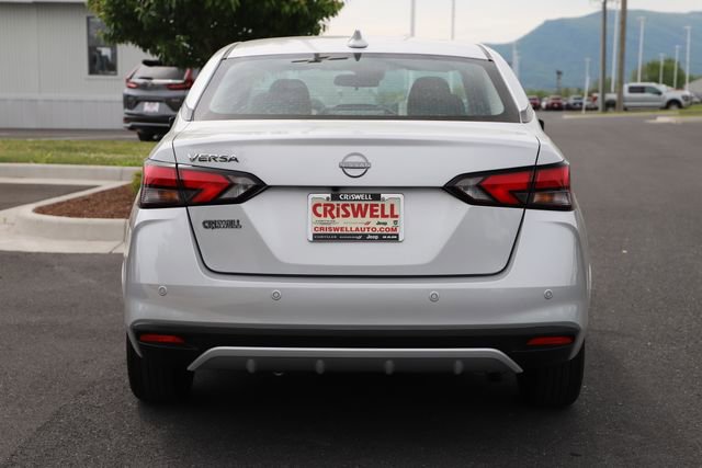 Used 2025 Nissan Versa SV FWD image 5