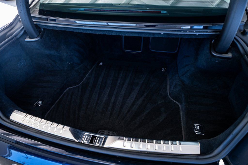 Used 2020 Bentley Flying Spur W12 image 64