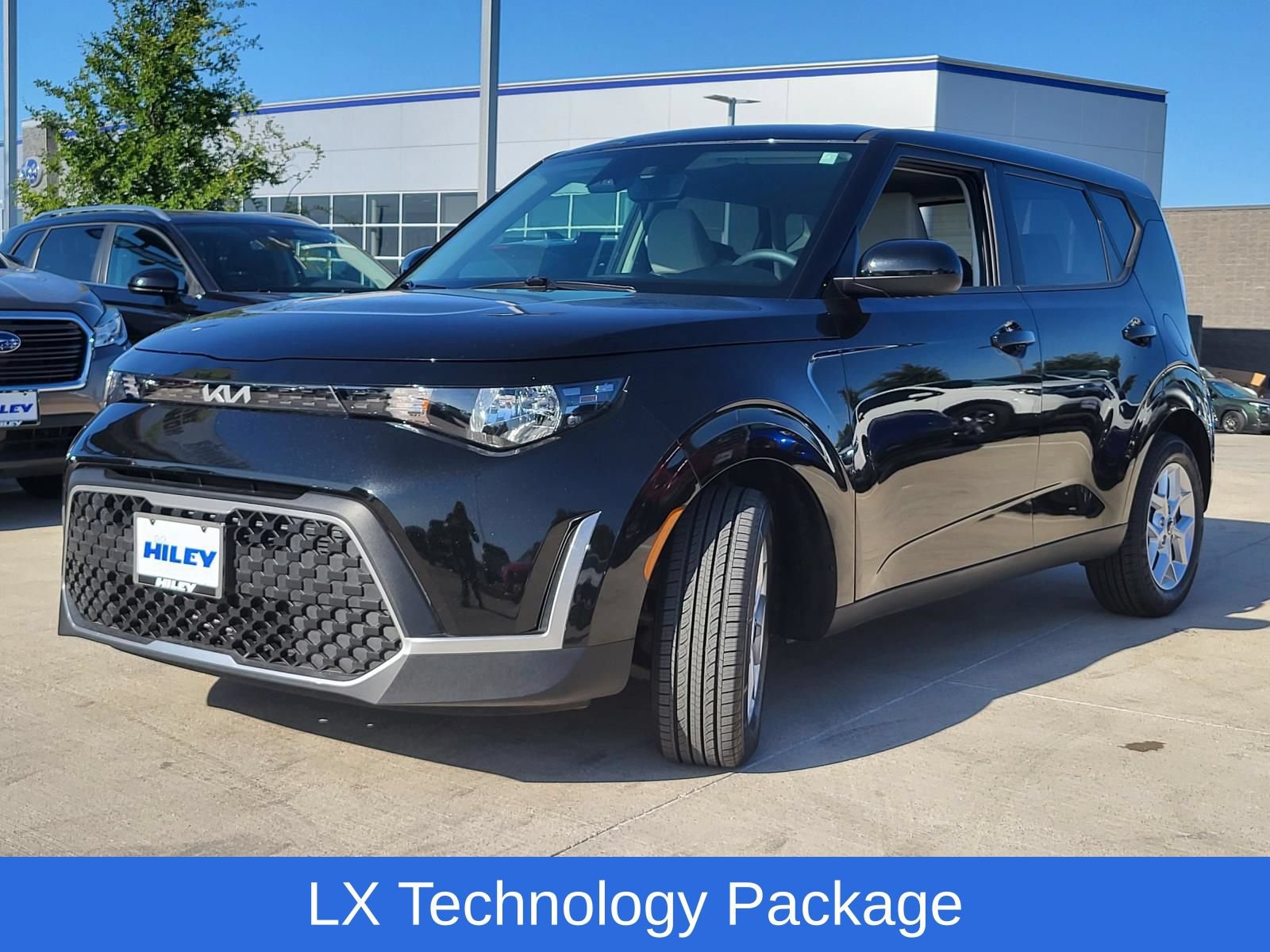 Used 2024 Kia Soul LX w/ Option Group 015 FWD image 2