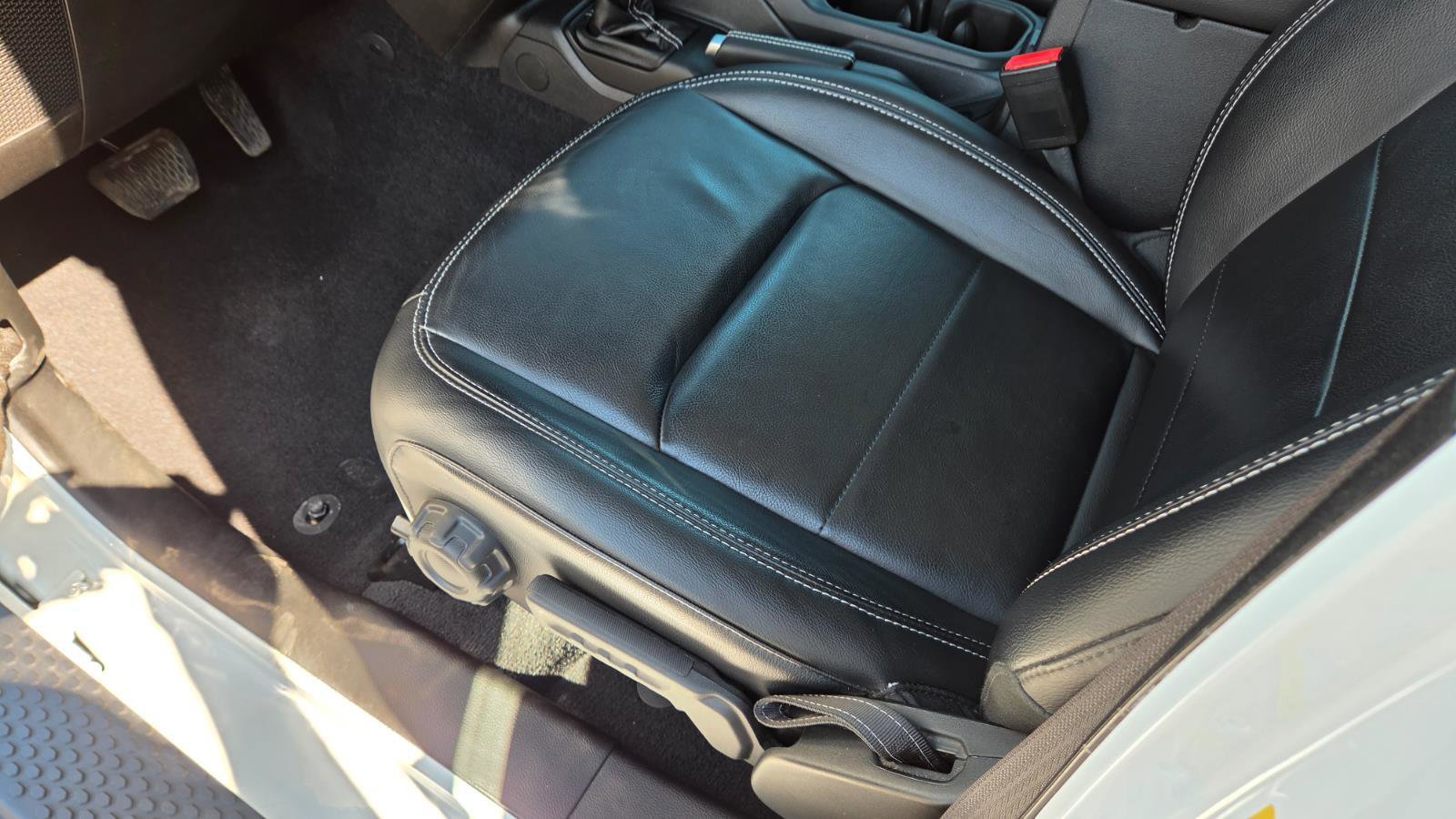 Used 2023 Jeep Wrangler Sahara w/ Cold Weather Group image 21