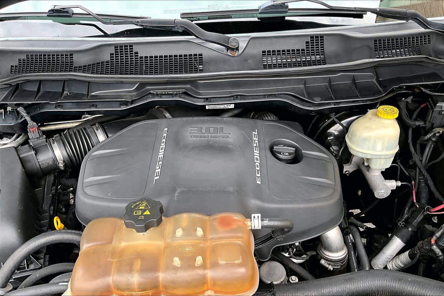 Used 2015 RAM 1500 Limited AWD/4WD image 32