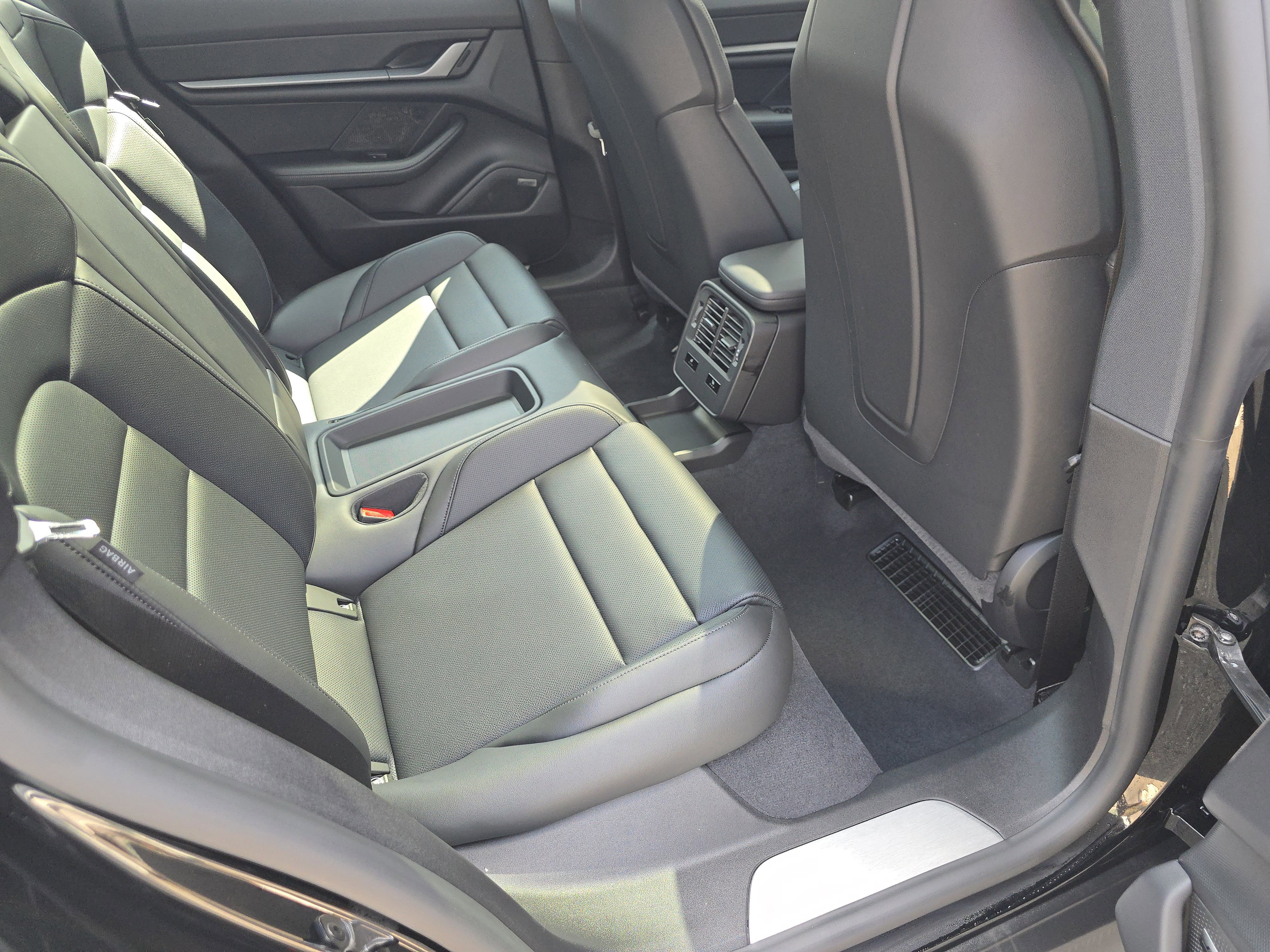 New 2025 Porsche Taycan image 12