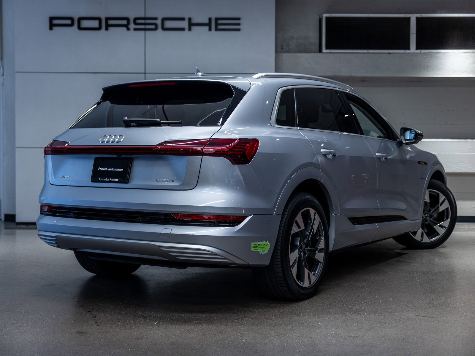 Used 2023 Audi e-tron Premium Plus AWD/4WD image 26